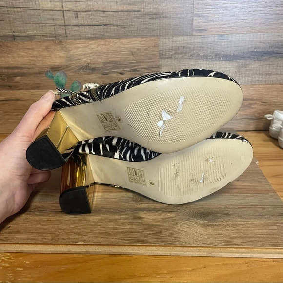 Dolce Vita Nimbus Calf Hair Bootie Black White Women Sz 8 gold heel - Picture 5 of 11